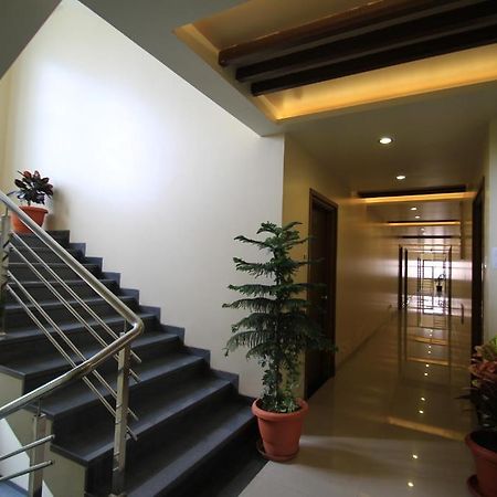 Hotel Sai Smaran Shirdi Extérieur photo