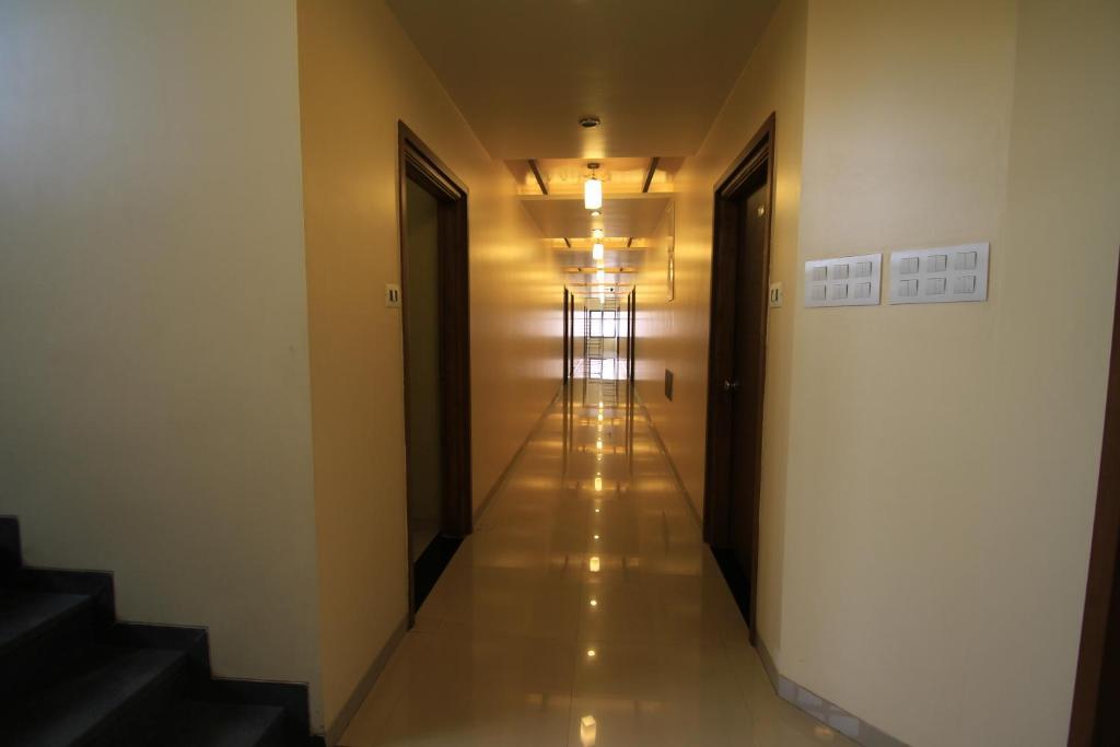 Hotel Sai Smaran Shirdi Extérieur photo