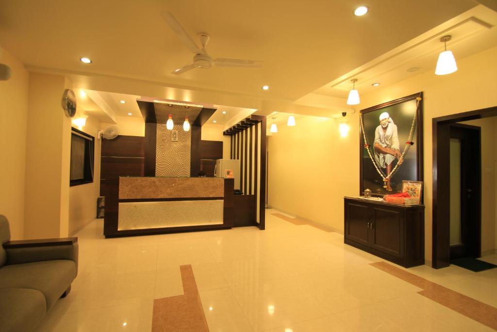 Hotel Sai Smaran Shirdi Extérieur photo