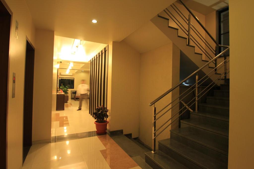 Hotel Sai Smaran Shirdi Extérieur photo
