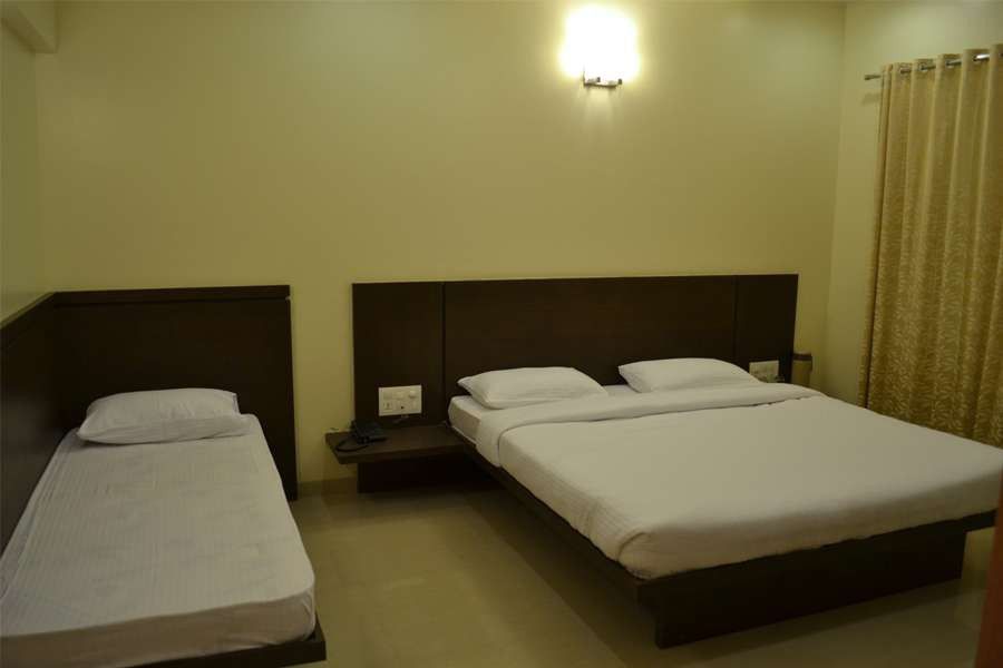 Hotel Sai Smaran Shirdi Extérieur photo